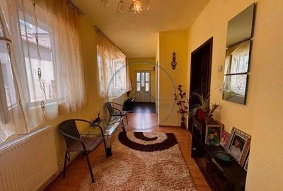 Casa parter + etaj, pozitie deosebita zona Centrala - 9