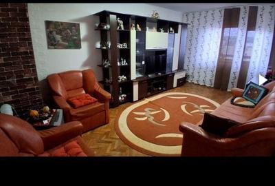 Apartament cu 4 camere decomandat în Alexandru cel Bun - 1