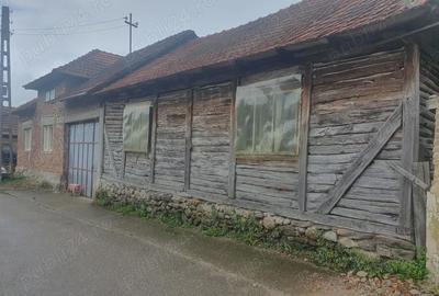 Casă cu 3 camere cu Teren 3000 Mp în Vărzari - 1