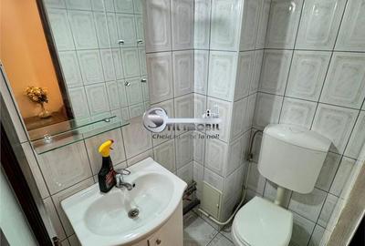 Apartament cu 3 camere decomandat în Cug - 2