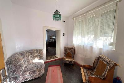 Casă cu 4 camere cu Teren 3122 Mp în Petrești - 2