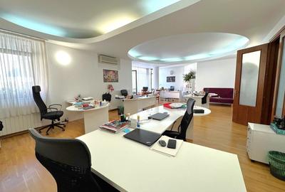 Apartament cu 4 camere decomandat în Primăverii - 1