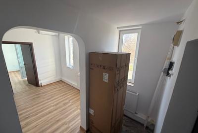 Apartament de inchiriat 3 camere Eroii Revolutiei, propietar - 2