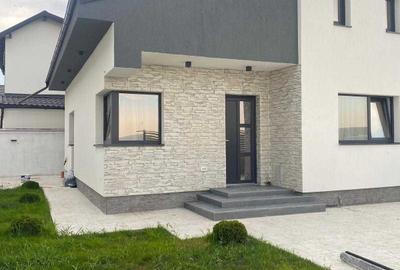 Casă cu 3 camere cu Teren 250 Mp în Exterior Vest - 1