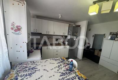 Apartament decomandat vanzare 2 camere 76 mp zona Tiglari