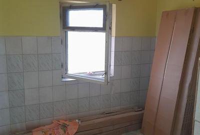 Apartament cu 3 camere decomandat în Crângeni - 2