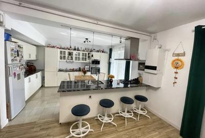 Apartament cu 4 camere decomandat în George Enescu - 2