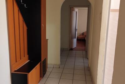 De închiriat apartament 3 camere decomandat – zona Port - 8