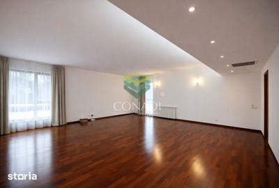 Apartament cu 4 camere în Șoseaua Nordului