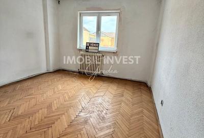 Apartament cu 3 camere în Cetate - 3