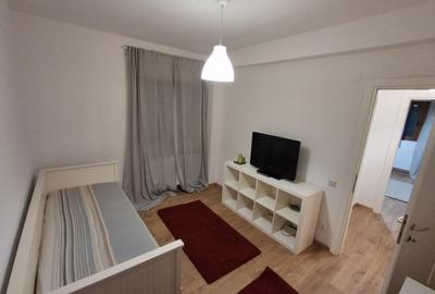 Apartament cu 3 camere semidecomandat în Central