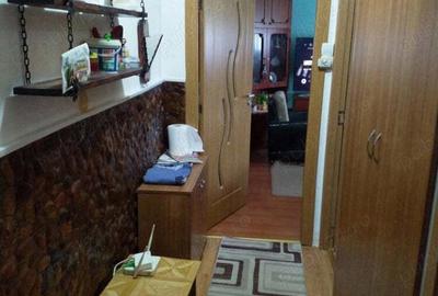 Apartament 3 camere, semidecomandat,etaj4 - 1