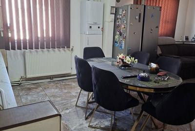 Apartament cu 3 camere decomandat în Central - 2