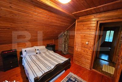 Casă cu 4 camere cu Teren 3300 Mp în Central - 2