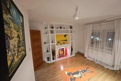 Apartament cu 3 camere decomandat în Central - 4
