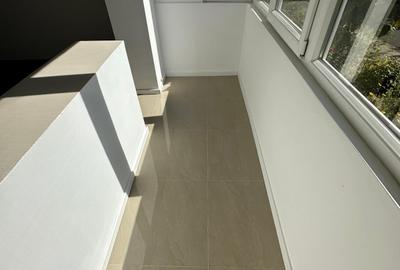 Zona Steaua .. 2 camere ... complet renovat .. S = 56 mp plus balcon - 2