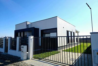 Casă Parter - 4 Camere - 2 Băi - Curte  Amenajată  375 Mp - 1