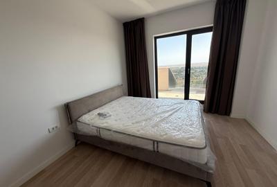 Apartament cu 2 camere semidecomandat, mobilat în Km 5 - 25