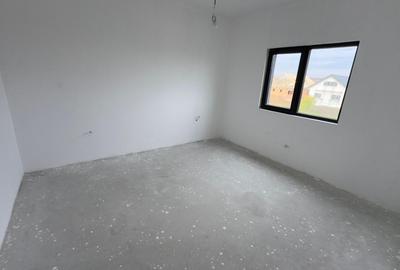 Casă individuală cu 4 camere cu Canalizare în Central - 12