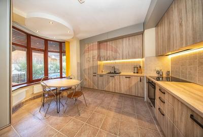 Vila cu 8 Camere, Sala de Fitness si Sauna in Moieciu Comision 0% - 15