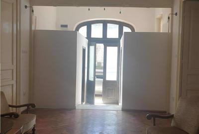 Casa cu etaj,teren 400 mp, pretabila : clinica, gradinita, birouri - 1