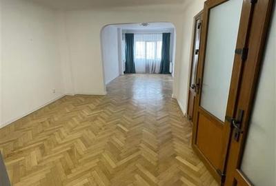 Apartament 3 camere Piata Muncii, la 1 minut de gura de metrou, 90mp utili ,etaj - 9