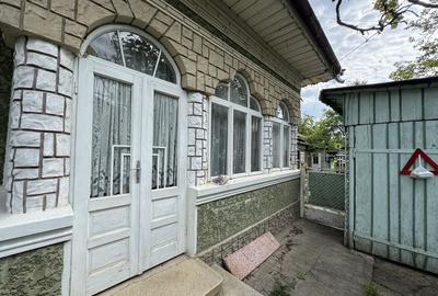 Casă cu 4 camere cu Teren 1200 Mp în Central - 2