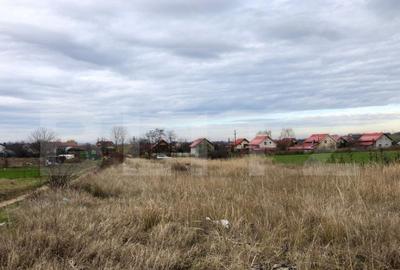 Teren de 3800 mp, în Central