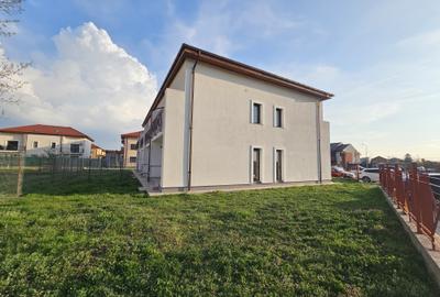 Casa in complex, 4 camere, 3 bai, mansarda utilizabila, gradina privata