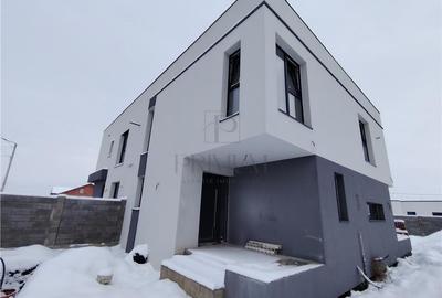 Duplex cu 4 camere cu Canalizare în Moșnița Nouă - 4