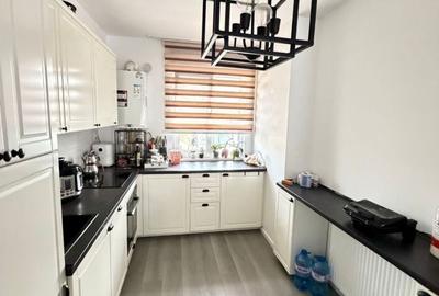 Casă cu 4 camere în Central