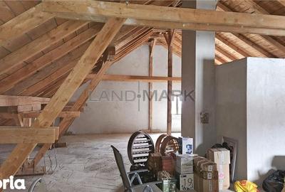 Casă cu 8 camere cu Teren 1400 Mp în Giroc - 3