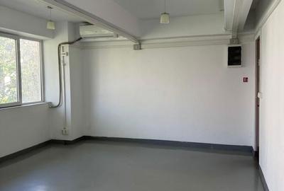 Spațiu comercial, de 50 mp, în Central - 2