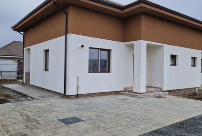 Casă cu 4 camere cu Teren 250 Mp în Bucovăț - 11