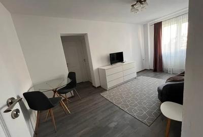 Apartament cu 2 camere semidecomandat în Podul de Piatră - 2