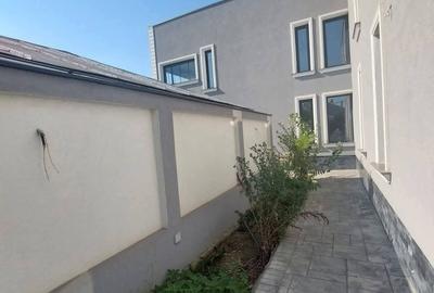 Casă individuală cu 6 camere cu Canalizare în Est - 4