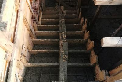 Casă cu 3 camere în 1 Decembrie - 6