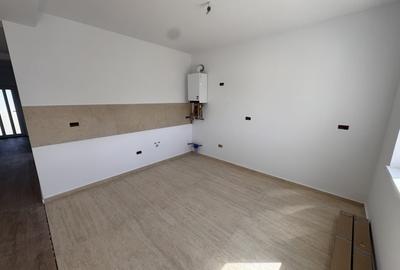 Duplex cu 3 camere cu Canalizare în Moșnița Nouă - 8