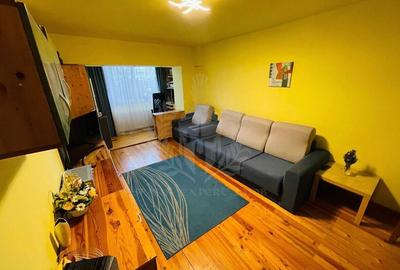 Apartament cu 2 camere decomandat, mobilat în Republicii