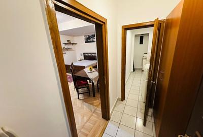 Garsonieră decomandată, mobilată în Universitate - 8