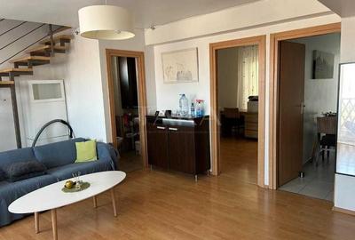 Apartament cu 4 camere decomandat, mobilat în Europa