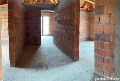 Casă cu 5 camere cu Teren 1900 Mp în Bulgăruș - 1