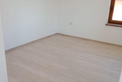 Casă individuală cu 8 camere cu Canalizare în Fundeni - 36