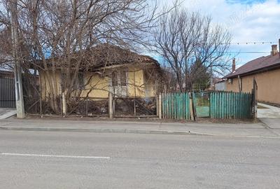 Casă cu Teren 383 Mp în Central - 1