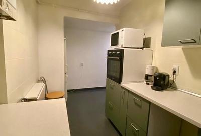 Direct proprietar.Vand apartament 3 camere in zona centrala - 2