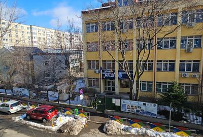 Apartament cu 3 camere semidecomandat, mobilat în Drumul Taberei - 13