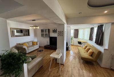 Apartament cu 3 camere decomandat, mobilat în Faleza Nord