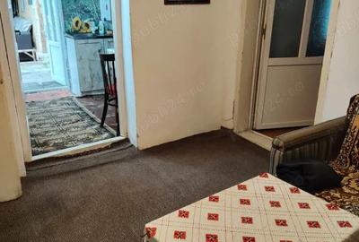 Casa batraneasca de vanzare - 8