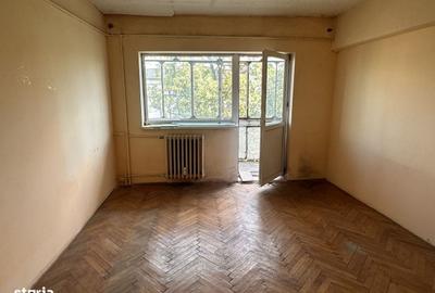 Apartament cu 3 camere semidecomandat în Central - 1