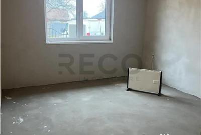 Casă cu 4 camere cu Teren 719 Mp în Livada de Bihor - 18